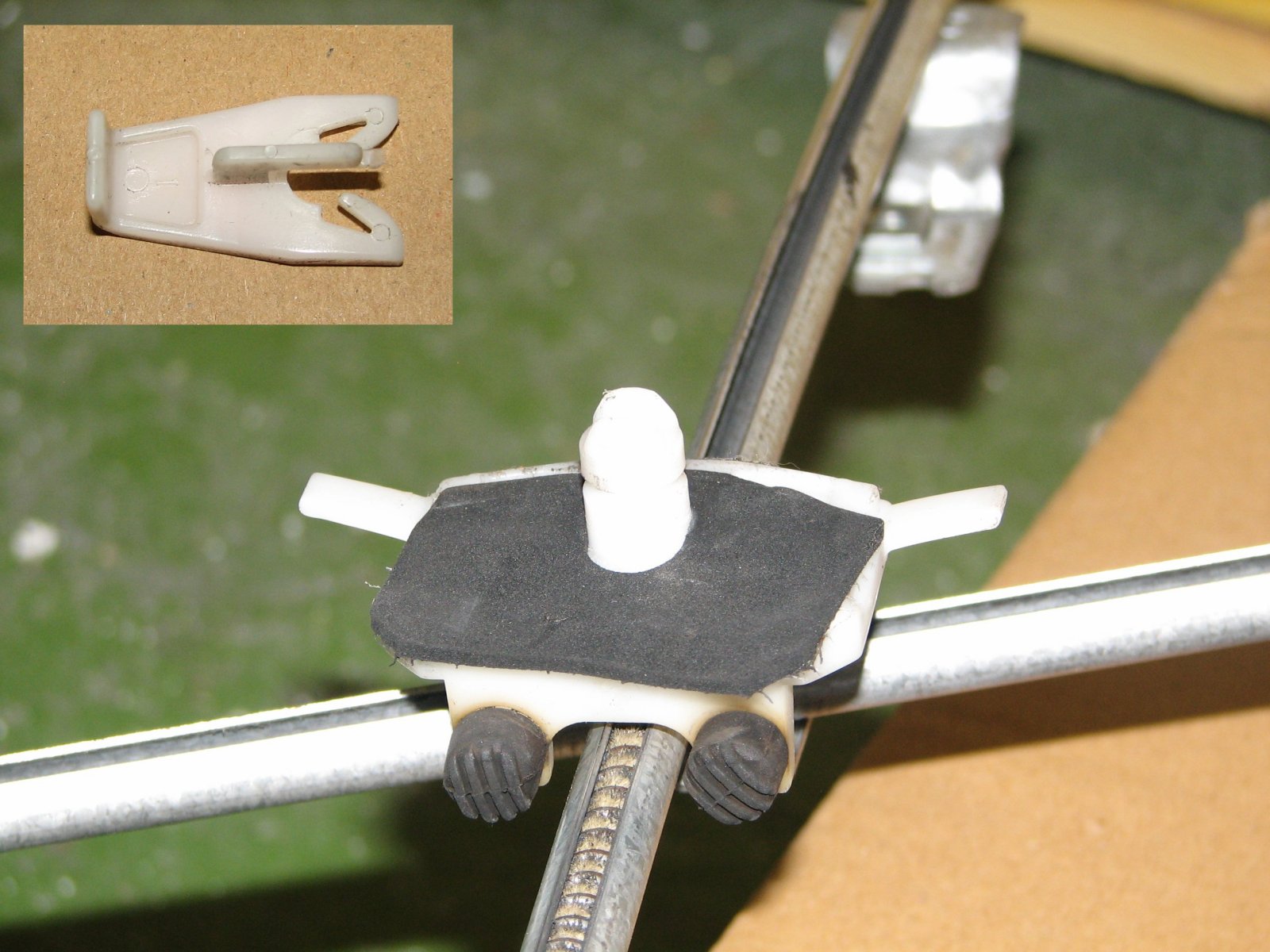 14_clips_de_maintient_de_la_vitre.jpg