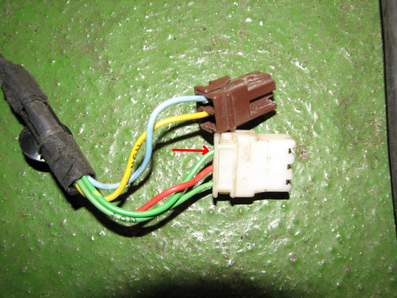 img_1356_masse_contacteur_porte.jpg
