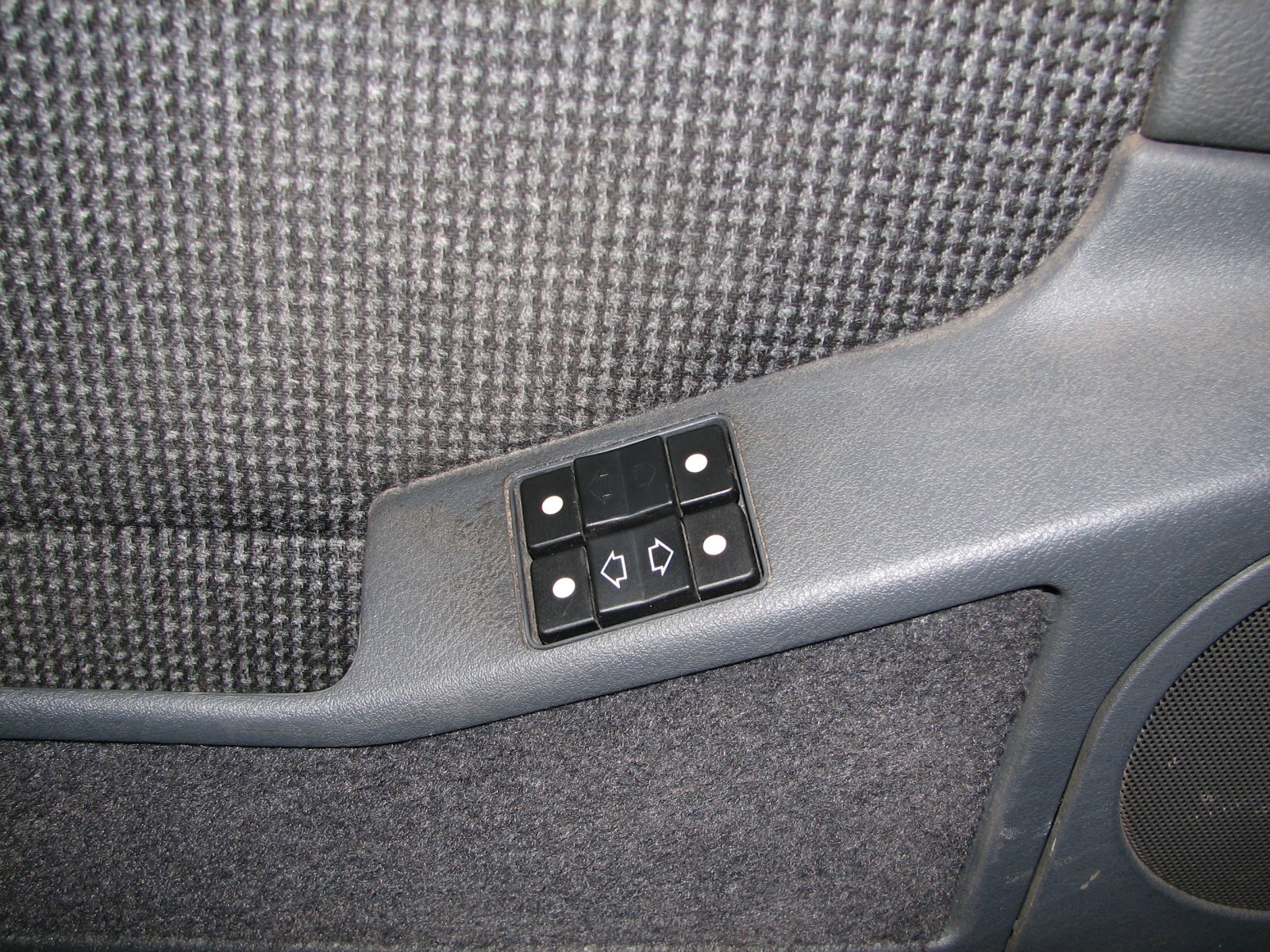 img_1442_double_interrupteur_sequentiel_conducteur.jpg