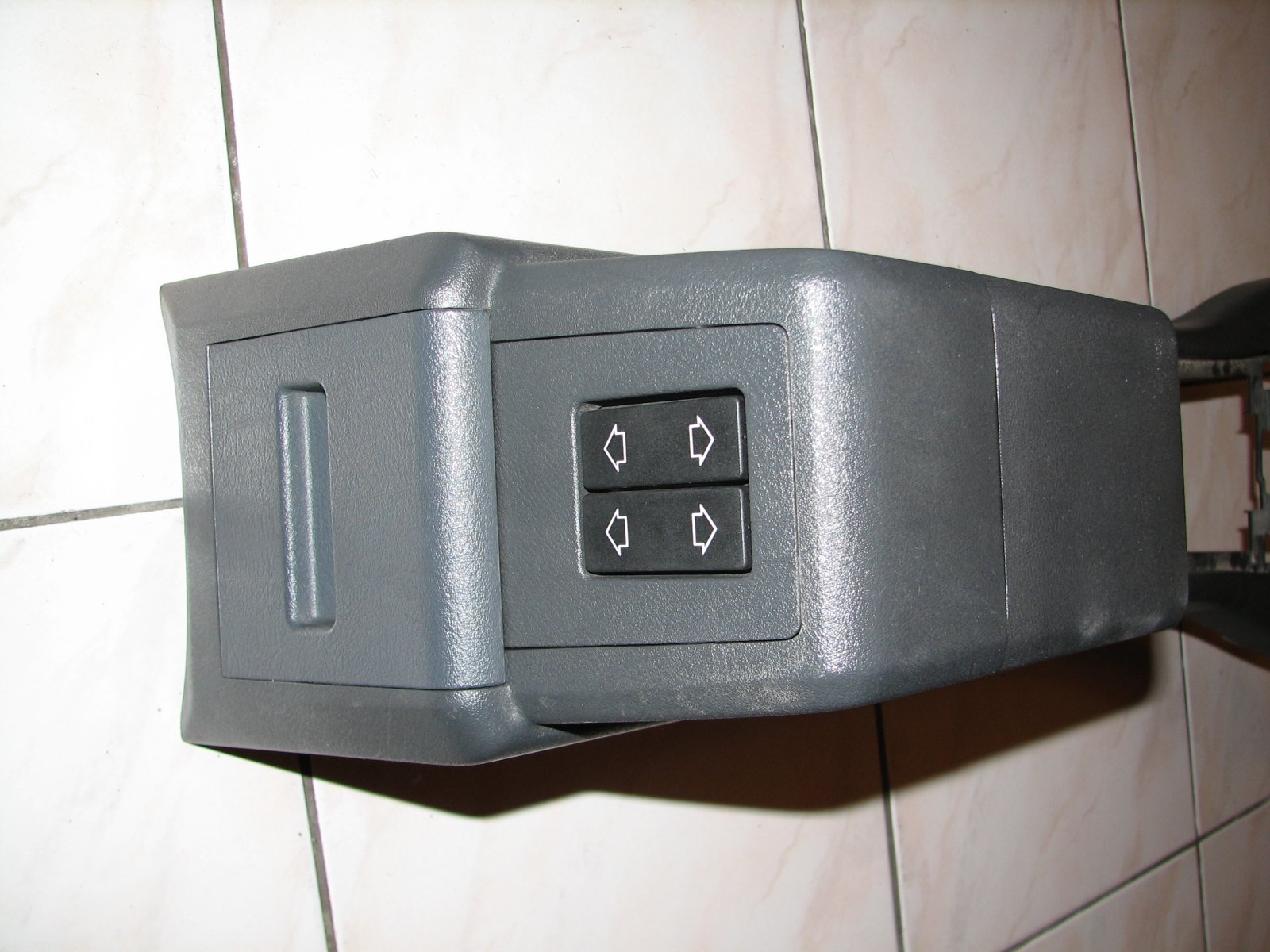 img_1635_console_centrale_boutons_arriere.jpg