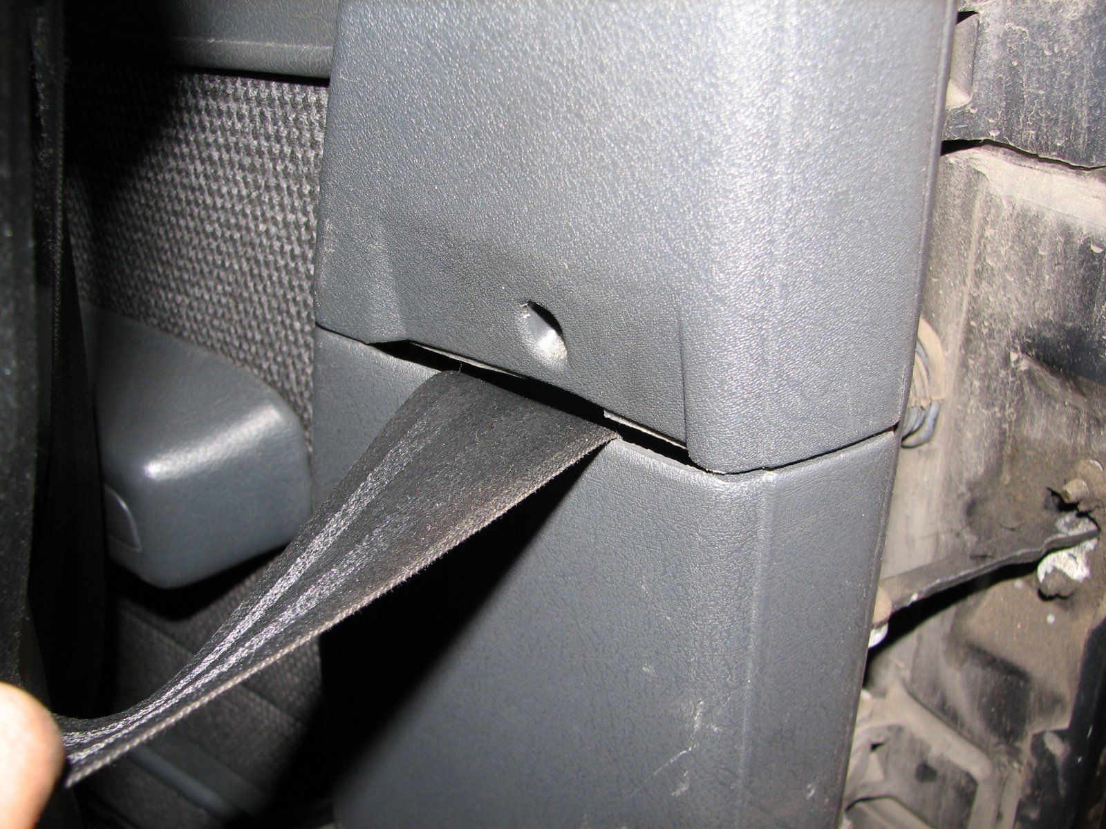 img_1737_vis_montant_lateral.jpg