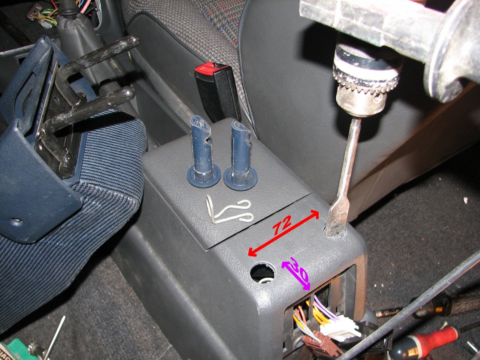 img_1747_percage_72mm_30mm_accoudoir_central.jpg