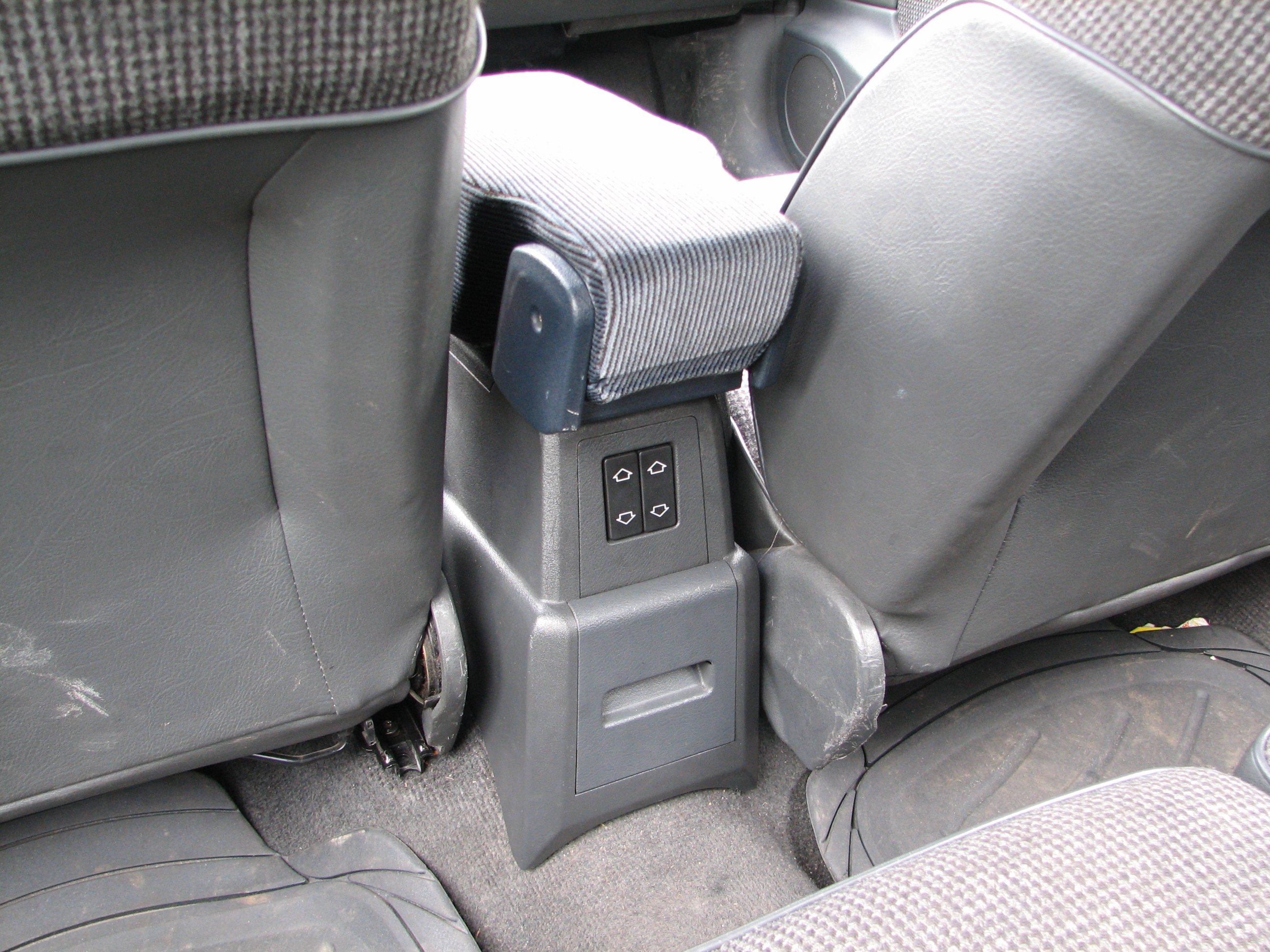 console_centrale_arriere_I.jpg
