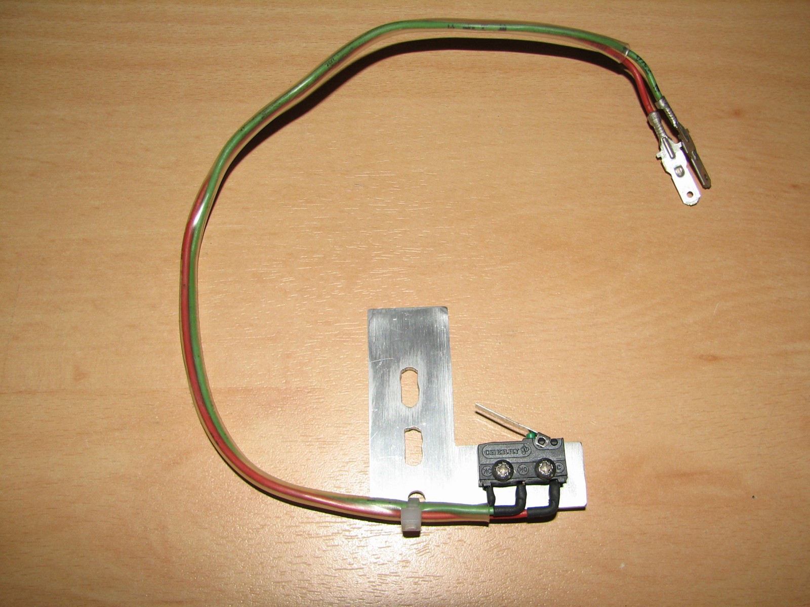 012_contacteur_pedale_dembrayage.jpg